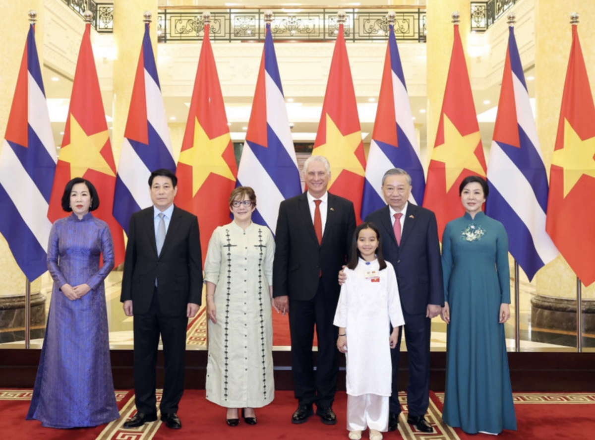 Party General Secretary, State President co-host banquet in honour of top Cuban leader